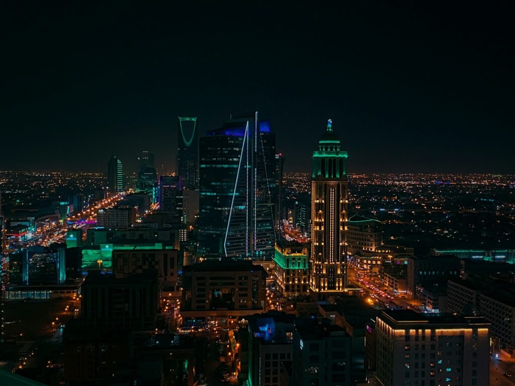Pemandangan kota Riyadh pada malam hari